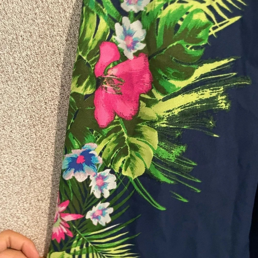 Candies sleeveless tropical theme top. Size medium - Picture 4 of 7